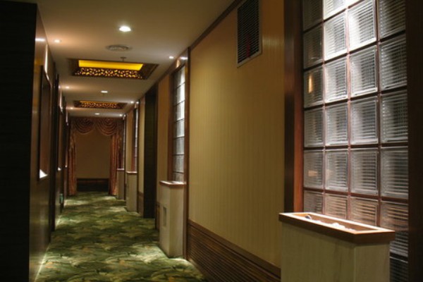 “重庆风情，脸庞绽放——深度体验脸部按摩之旅”